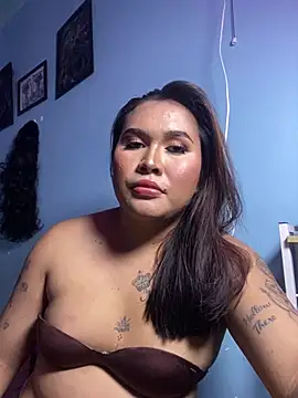 hollynicole online show from 17, 6, 2026
