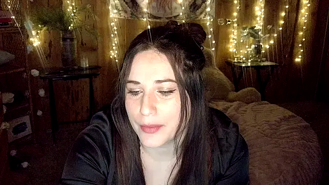 VelvetBrunetteXo online show from 15, 4, 2026