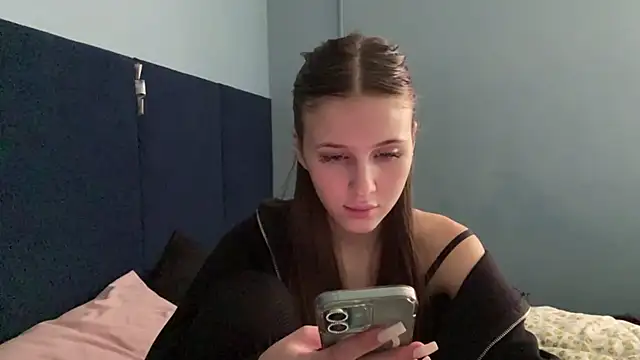 LinaWills online show from 4, 3, 2026