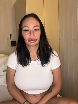 SaraHotDiamond xoxo online show from 8, 4, 2026