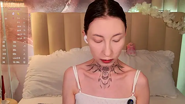 roxy morrison x online show from 19, 4, 2026