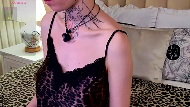 Snapshot of roxy_morrison_x chatting on 24, 7, 2026 roxy morrison x online show from 24, 7, 2026