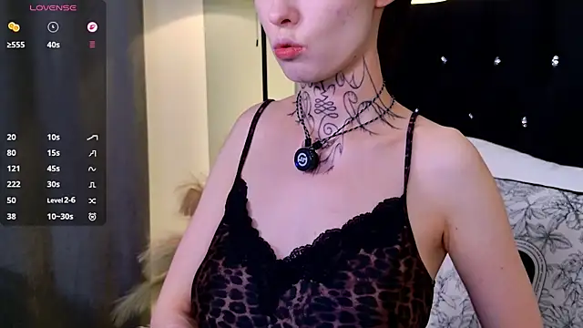 Snapshot of roxy_morrison_x chatting on 31, 7, 2026 roxy morrison x online show from 31, 7, 2026