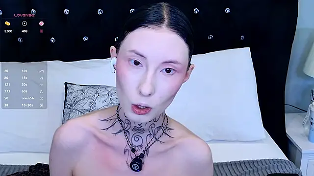 roxy morrison x online show from 18, 4, 2026