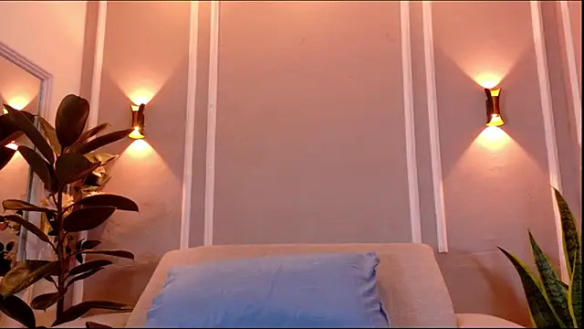 SuzyFox  online show from 19, 4, 2026