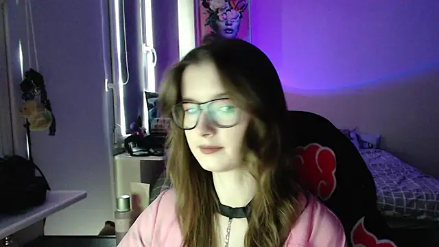 LunaXcherry online show from 28, 4, 2026