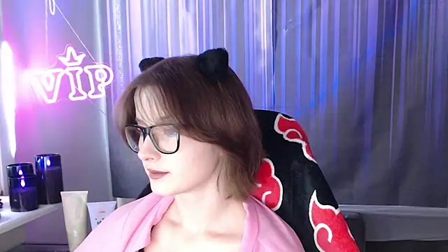 LunaXcherry online show from 23, 7, 2026
