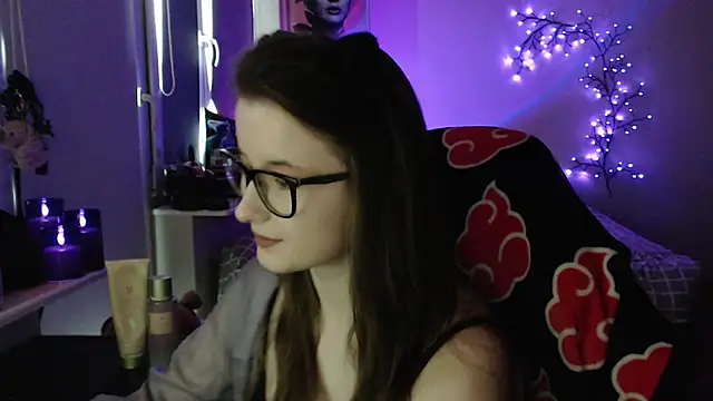 LunaXcherry online show from 30, 4, 2026
