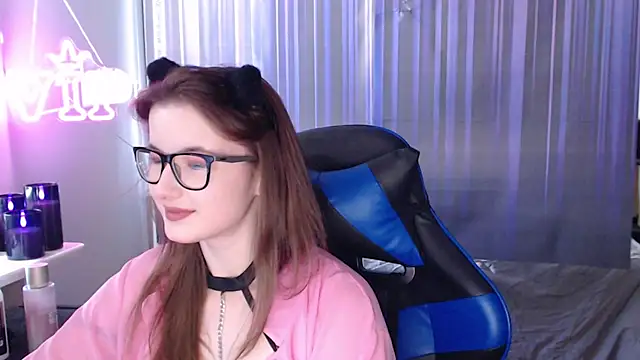 LunaXcherry online show from 29, 6, 2026