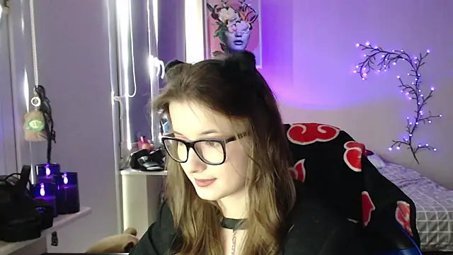 LunaXcherry online show from 9, 5, 2026