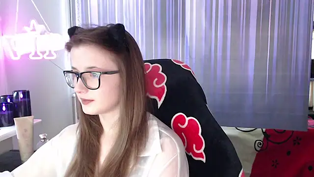 LunaXcherry online show from 25, 6, 2026
