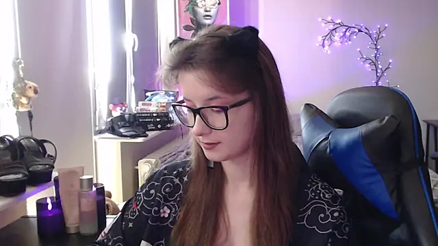 LunaXcherry online show from 10, 5, 2026
