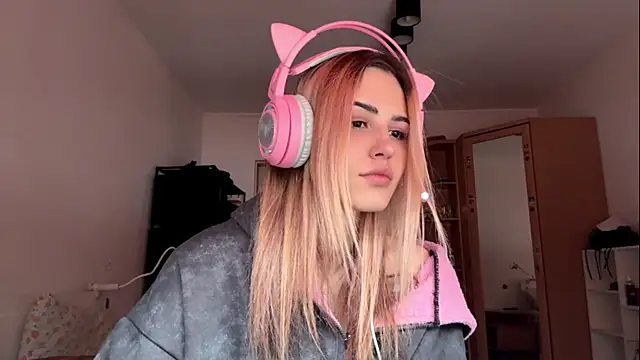 Evva mayy online show from 10, 2, 2026