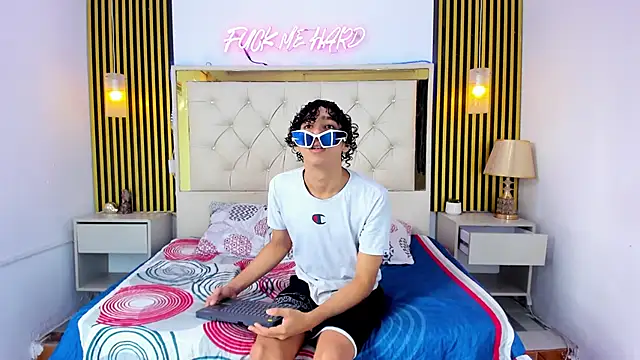 Adventurous Boys online show from 17, 4, 2026