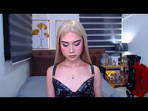JuicyCockThea online show from 25, 5, 2026
