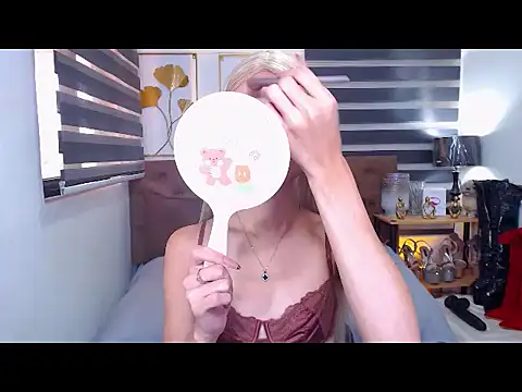 Snapshot of JuicyCockThea chatting on 15, 6, 2026 JuicyCockThea online show from 15, 6, 2026