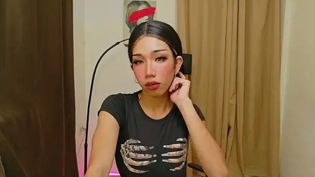 Queenoflustx online show from 13, 5, 2026