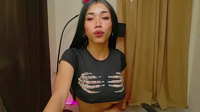 Queenoflustx online show from 12, 5, 2026