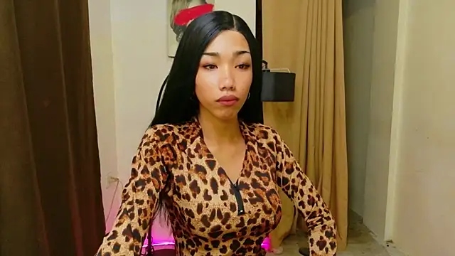 Queenoflustx online show from 8, 5, 2026