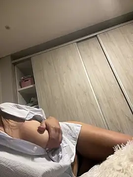 justinahallo online show from 24, 4, 2026