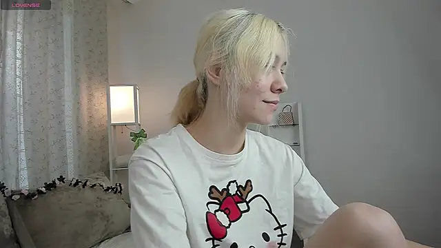 EmilyTrase online show from 16, 3, 2026