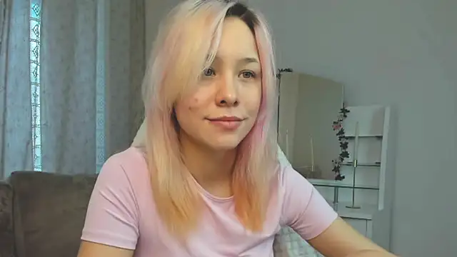 EmilyTrase online show from 22, 4, 2026