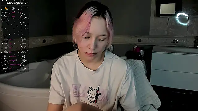 EmilyTrase online show from 11, 4, 2026