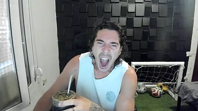 Snapshot of joaquin420_hot chatting on 28, 6, 2026 joaquin420 hot online show from 28, 6, 2026