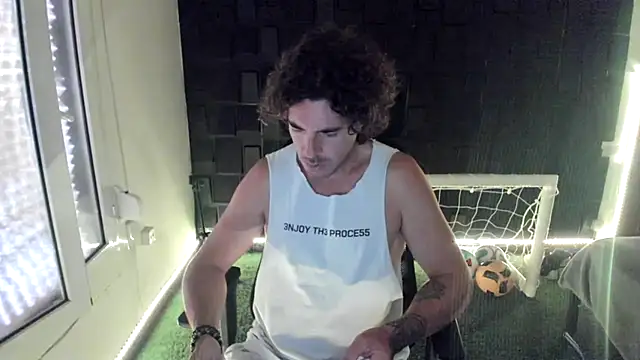 Snapshot of joaquin420_hot chatting on 14, 6, 2026 joaquin420 hot online show from 14, 6, 2026