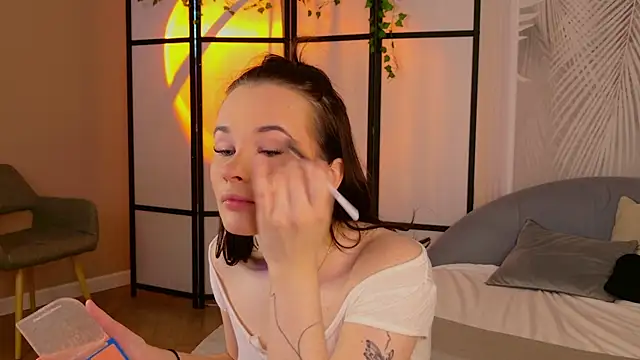 Abigail Forland online show from 25, 6, 2026