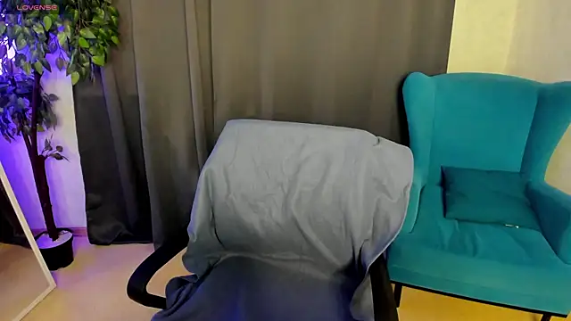 Snapshot of little__isabel chatting on 1, 7, 2026 little isabel online show from 1, 7, 2026
