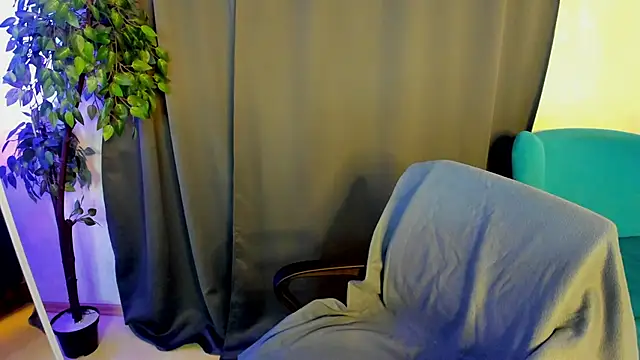 Snapshot of little__isabel chatting on 14, 6, 2026 little isabel online show from 14, 6, 2026