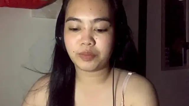 CarmelMcclaflin online show from 9, 4, 2026