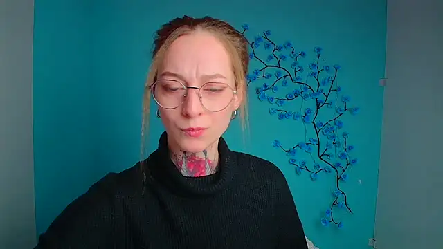 Esmi Winter online show from 28, 2, 2026