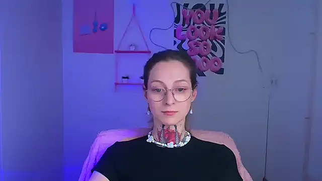 Esmi Winter online show from 20, 4, 2026