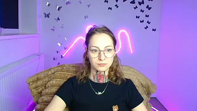 Esmi Winter online show from 2, 4, 2026