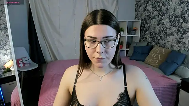 Snapshot of Coraline_kitty chatting on 26, 4, 2026 Coraline kitty online show from 26, 4, 2026