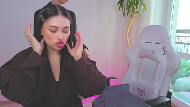 Snapshot of Sofia_Plump chatting on 25, 4, 2026 Sofia Plump online show from 25, 4, 2026