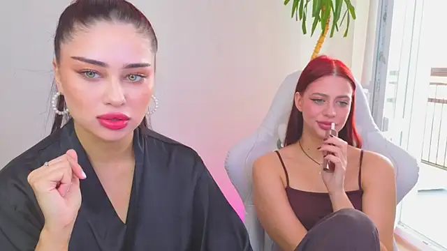 Snapshot of Sofia_Plump chatting on 30, 4, 2026 Sofia Plump online show from 30, 4, 2026