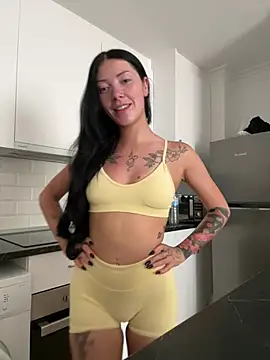 Karmenlovex online show from 18, 4, 2026