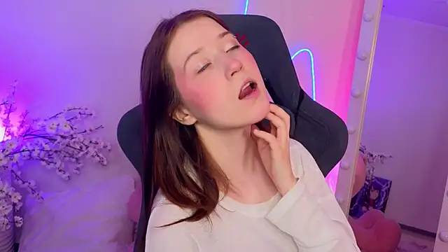 MmollyMay online show from 18, 4, 2026