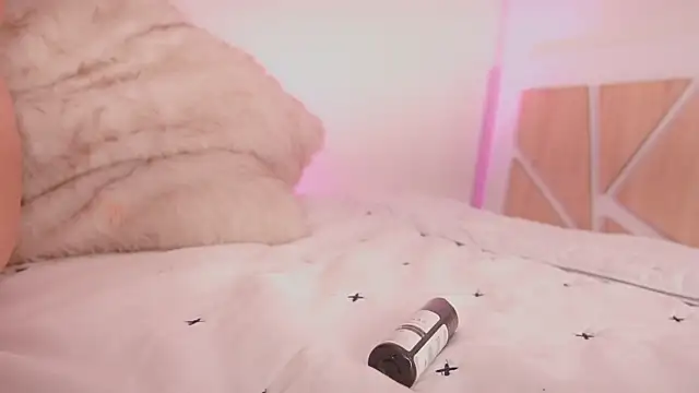 Shopie Colucci online show from 11, 4, 2026