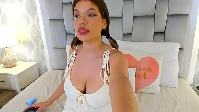 keiira foxxx online show from 14, 4, 2026