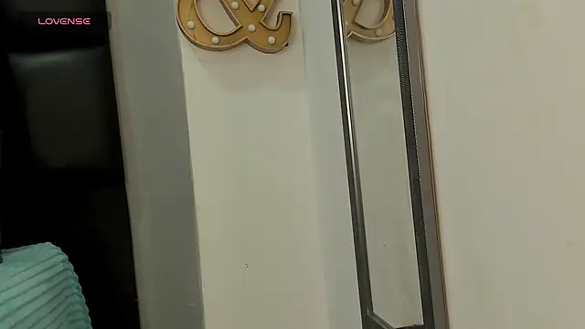 Criistal castro online show from 6, 3, 2026