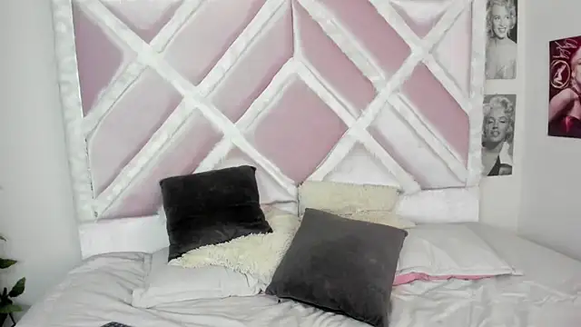 Snapshot of luxx_11 chatting on 29, 4, 2026 luxx 11 online show from 29, 4, 2026