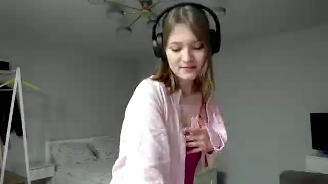 Mirrrra1 online show from 11, 2, 2026