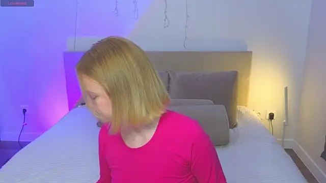 StellaBunny online show from 7, 4, 2026