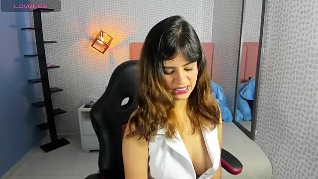 KAROLAGREY online show from 28, 3, 2026