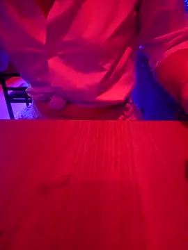 giloirinha5 online show from 4, 4, 2026