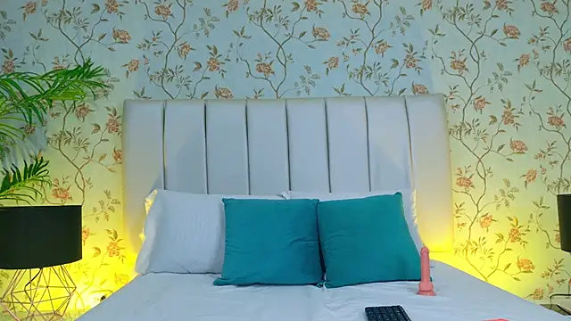 Brisa Silva online show from 27, 2, 2026